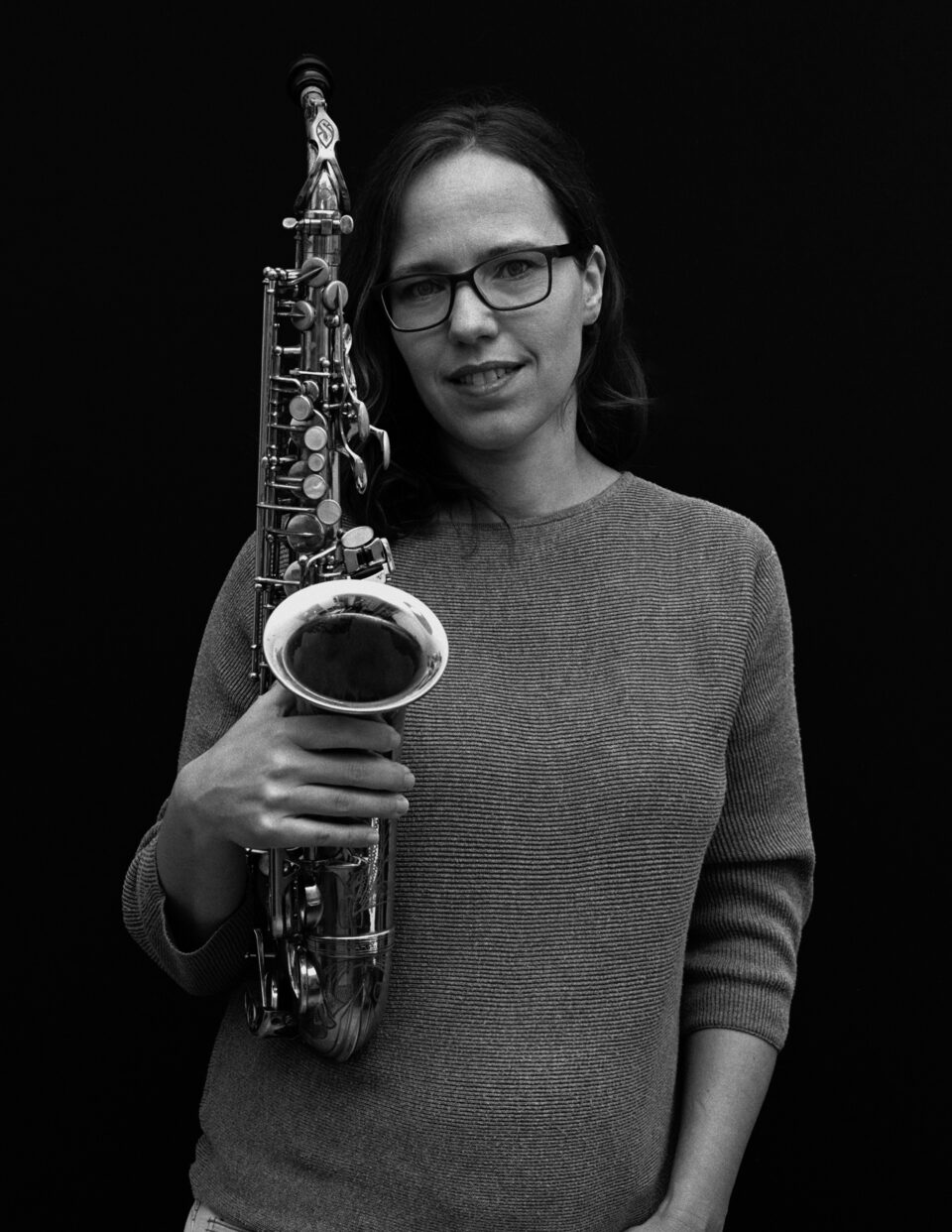 Viola Falb mit dem Saxophon, 2020.